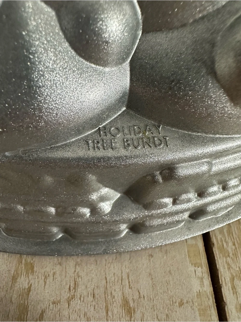 Nordic Ware cast aluminum holiday tree Bundt Pan festive forest pine